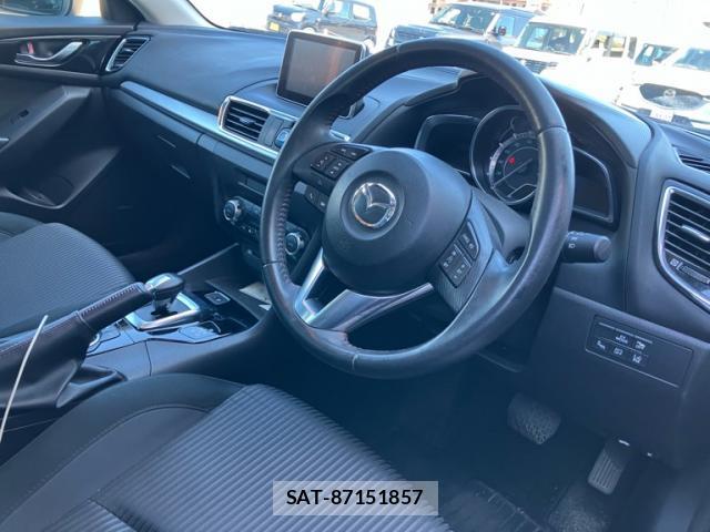 Mazda AXELA HYBRID 2016-02 8009373-11