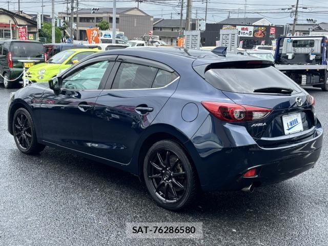 Mazda AXELA SPORT 2014-01 8008743-6