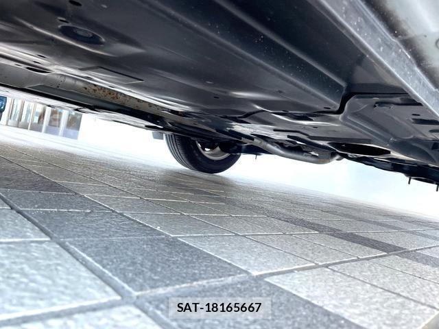 Mazda AXELA SPORT 2018-08 8009916-17