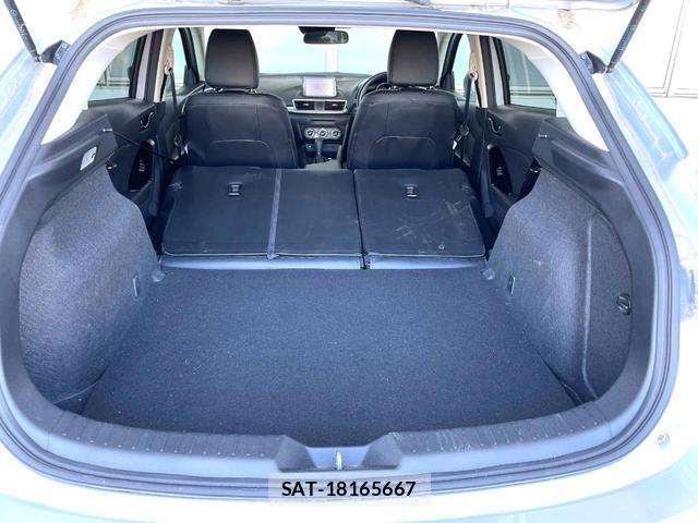 Mazda AXELA SPORT 2018-08 8009916-7
