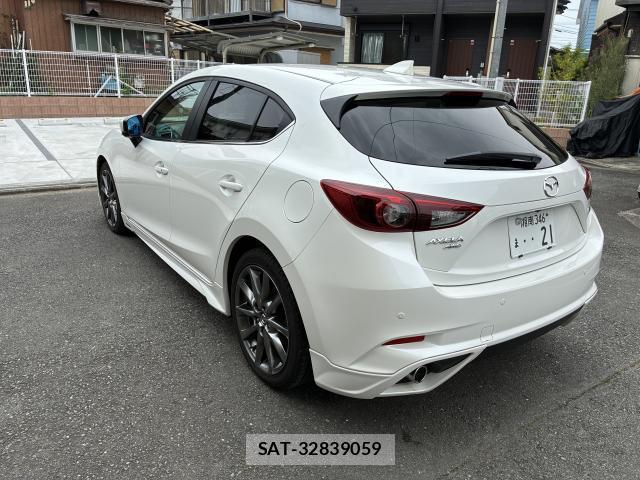 Mazda AXELA SPORT 2018-06 8012468-1