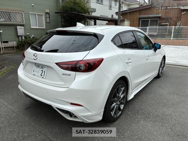 Mazda AXELA SPORT 2018-06 8012468-12