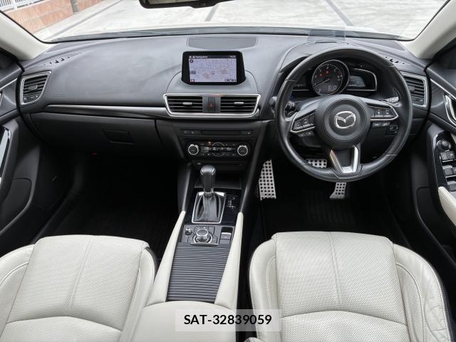 Mazda AXELA SPORT 2018-06 8012468-2