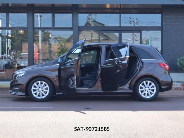 Mercedes Benz B-CLASS 2016-11 8003080-15