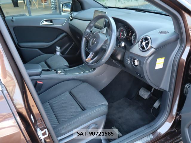 Mercedes Benz B-CLASS 2016-11 8003080-17
