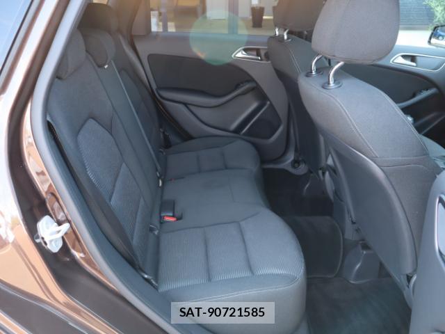 Mercedes Benz B-CLASS 2016-11 8003080-5