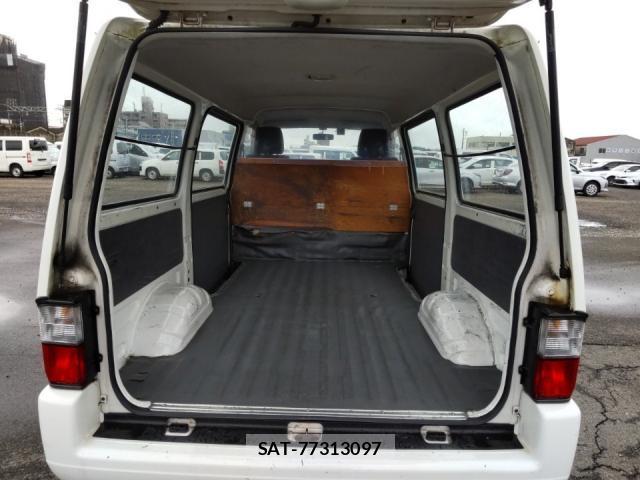 Mazda BONGO VAN 2017-06 8012123-5
