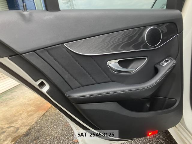 Mercedes Benz C-CLASS 2019-04 8006857-9