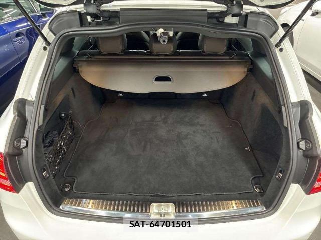 Mercedes Benz C-CLASS 2017-06 8009238-11