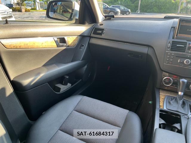 Mercedes Benz C-CLASS 2009-03 8009584-17