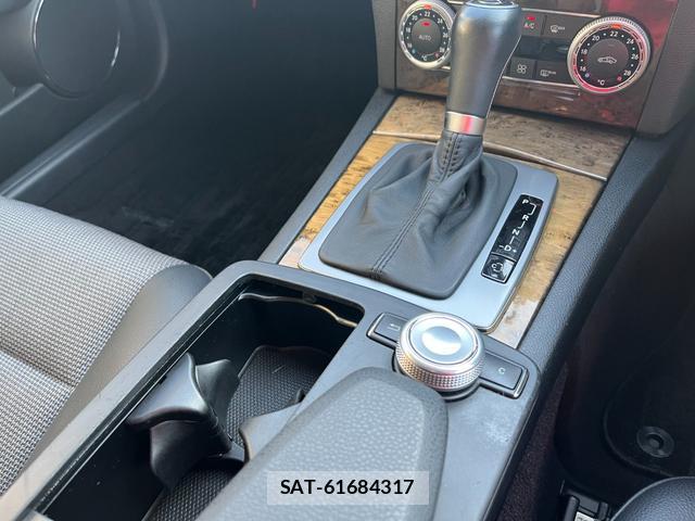 Mercedes Benz C-CLASS 2009-03 8009584-7