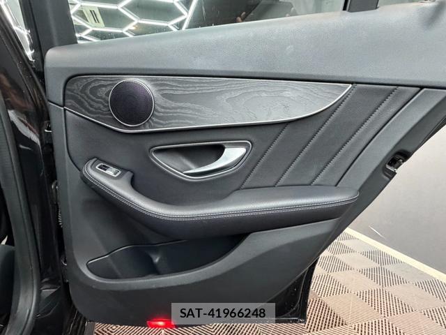 Mercedes Benz C-CLASS 2018-09 8010636-15
