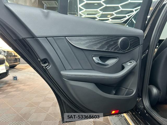 Mercedes Benz C-CLASS 2019-02 8010643-2