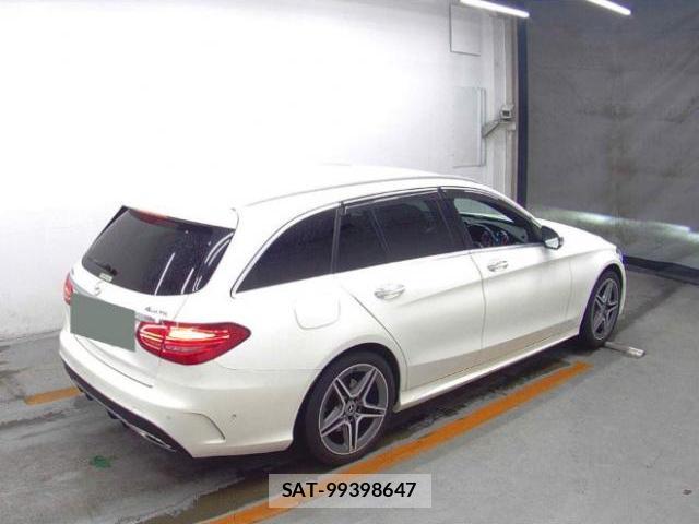 Mercedes Benz C-CLASS 2018-08 8011371-1
