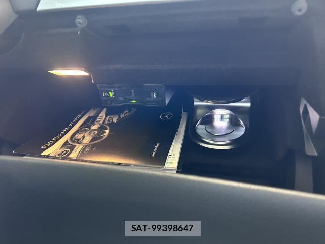 Mercedes Benz C-CLASS 2018-08 8011371-14