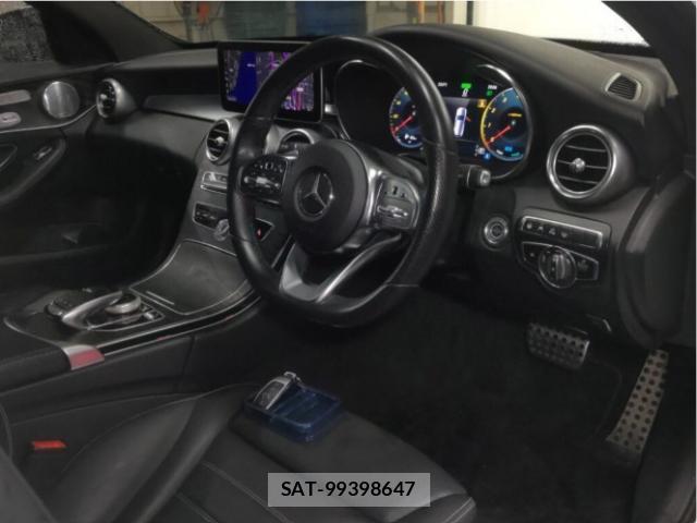 Mercedes Benz C-CLASS 2018-08 8011371-2