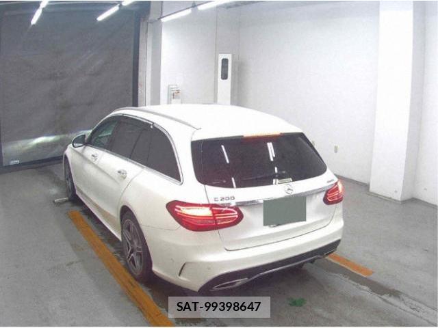 Mercedes Benz C-CLASS 2018-08 8011371-4