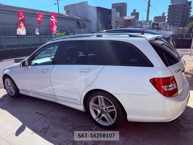 Mercedes Benz C-CLASS 2013-03 8012569-6