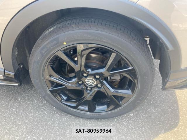 Toyota C-HR 2019-04 8003073-8