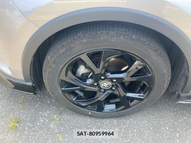 Toyota C-HR 2019-04 8003073-9