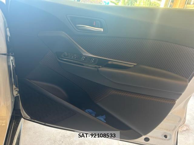 Toyota C-HR 2017-06 8005587-14