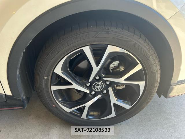 Toyota C-HR 2017-06 8005587-3