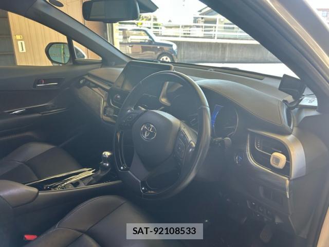Toyota C-HR 2017-06 8005587-6