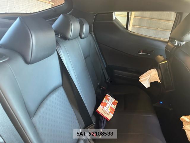 Toyota C-HR 2017-06 8005587-9