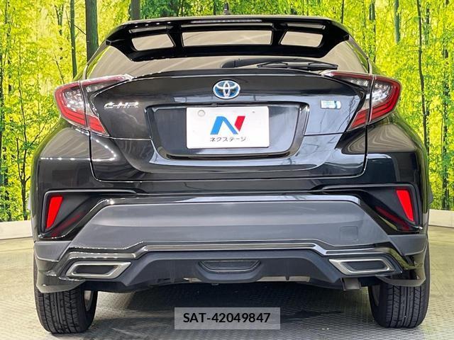 Toyota C-HR 2018-04 8006381-14
