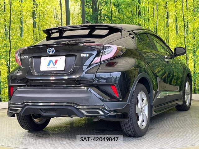 Toyota C-HR 2018-04 8006381-16