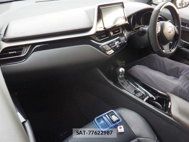Toyota C-HR 2017-03 8007510-2