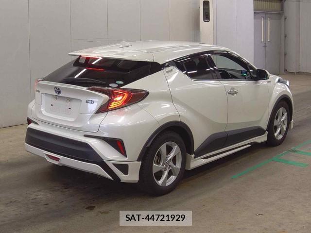 Toyota C-HR 2017-03 8007514-1