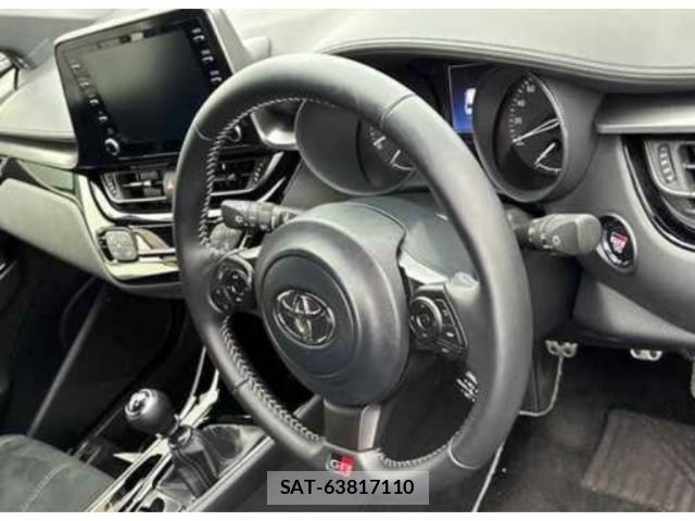 Toyota C-HR 2023-06 8008289-2