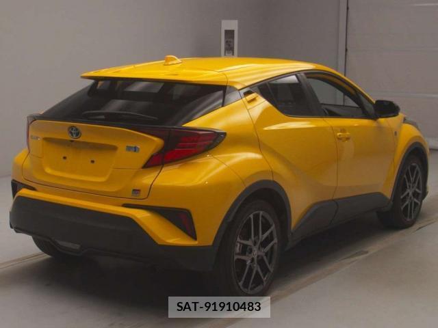 Toyota C-HR 2022-06 8009325-6