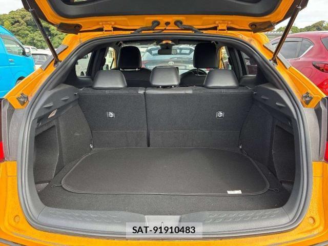 Toyota C-HR 2022-06 8009325-7