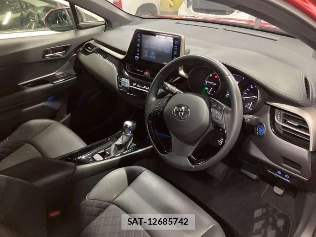 Toyota C-HR 2021-06 8009329-3