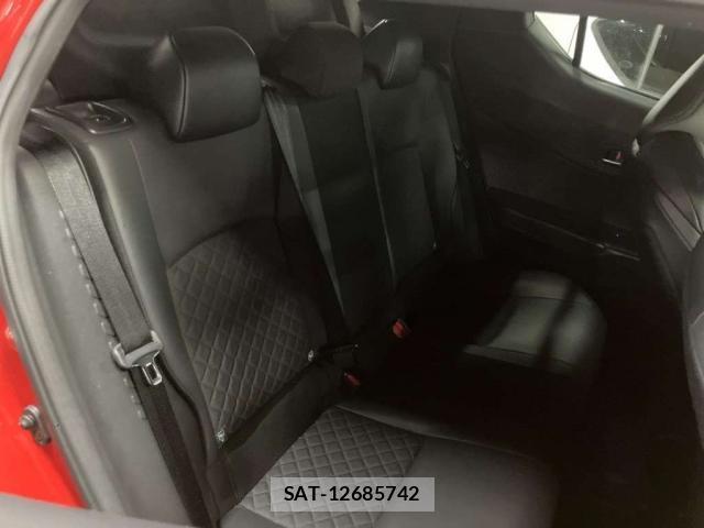 Toyota C-HR 2021-06 8009329-4
