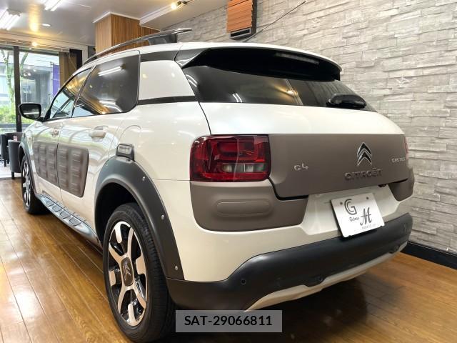 Citroen C4 2017-04 8007483-14