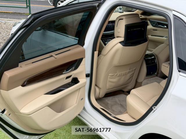Cadillac CT6 2018-01 8011506-12