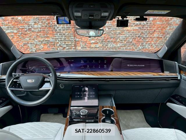 Cadillac ESCALADE 2025-08 8003250-1