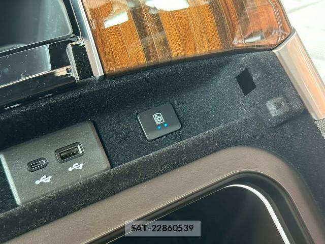 Cadillac ESCALADE 2025-08 8003250-7