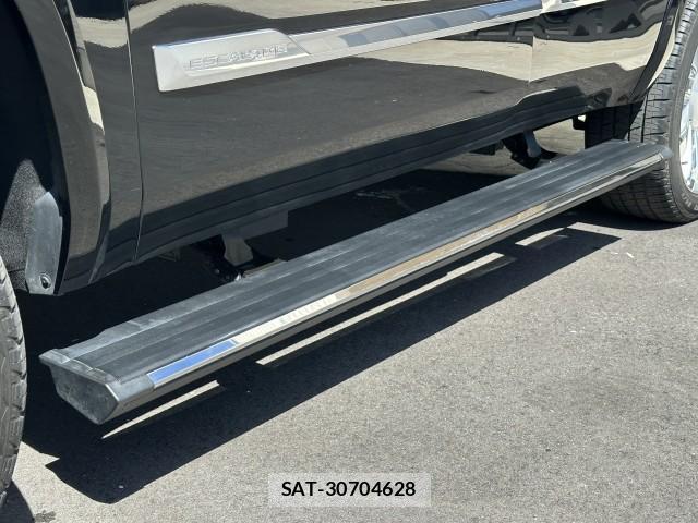 Cadillac ESCALADE 2021-04 8004110-11