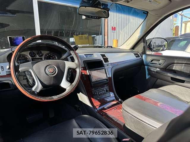 Cadillac ESCALADE 2010-10 8004299-18