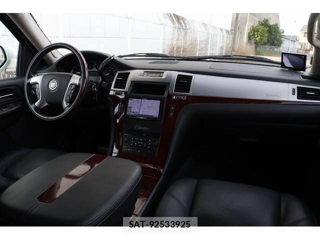 Cadillac ESCALADE 2012-07 8006783-17