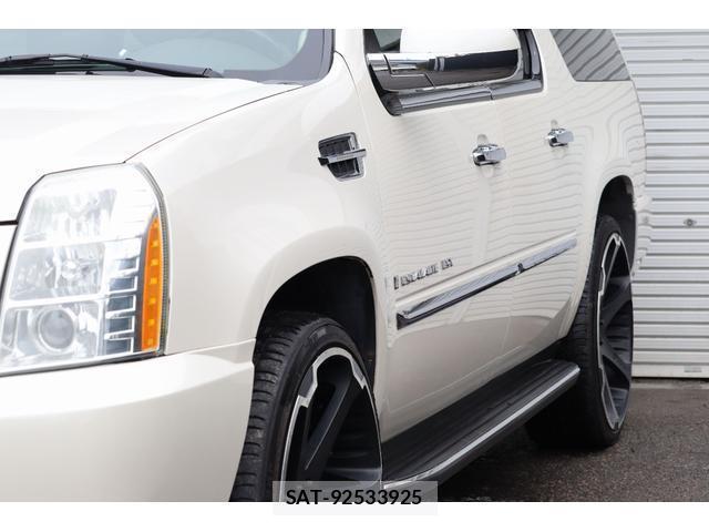 Cadillac ESCALADE 2012-07 8006783-3