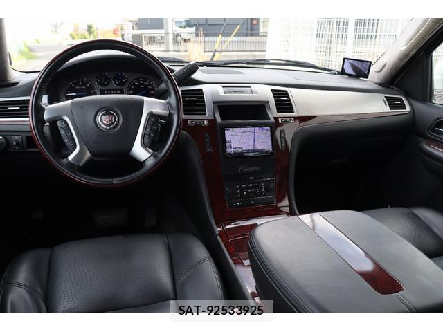 Cadillac ESCALADE 2012-07 8006783-4