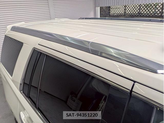 Cadillac ESCALADE 2014-07 8008765-17