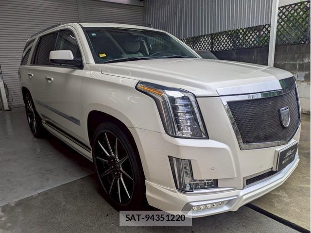 Cadillac ESCALADE 2014-07 8008765-2