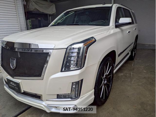 Cadillac ESCALADE 2014-07 8008765-3