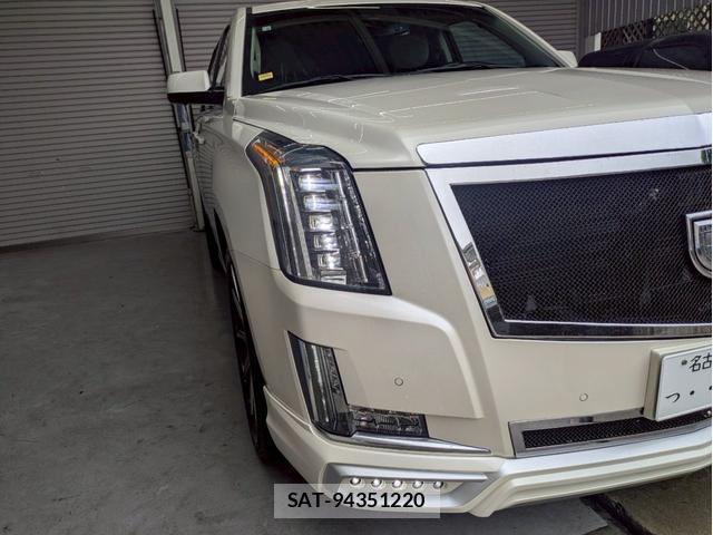 Cadillac ESCALADE 2014-07 8008765-4